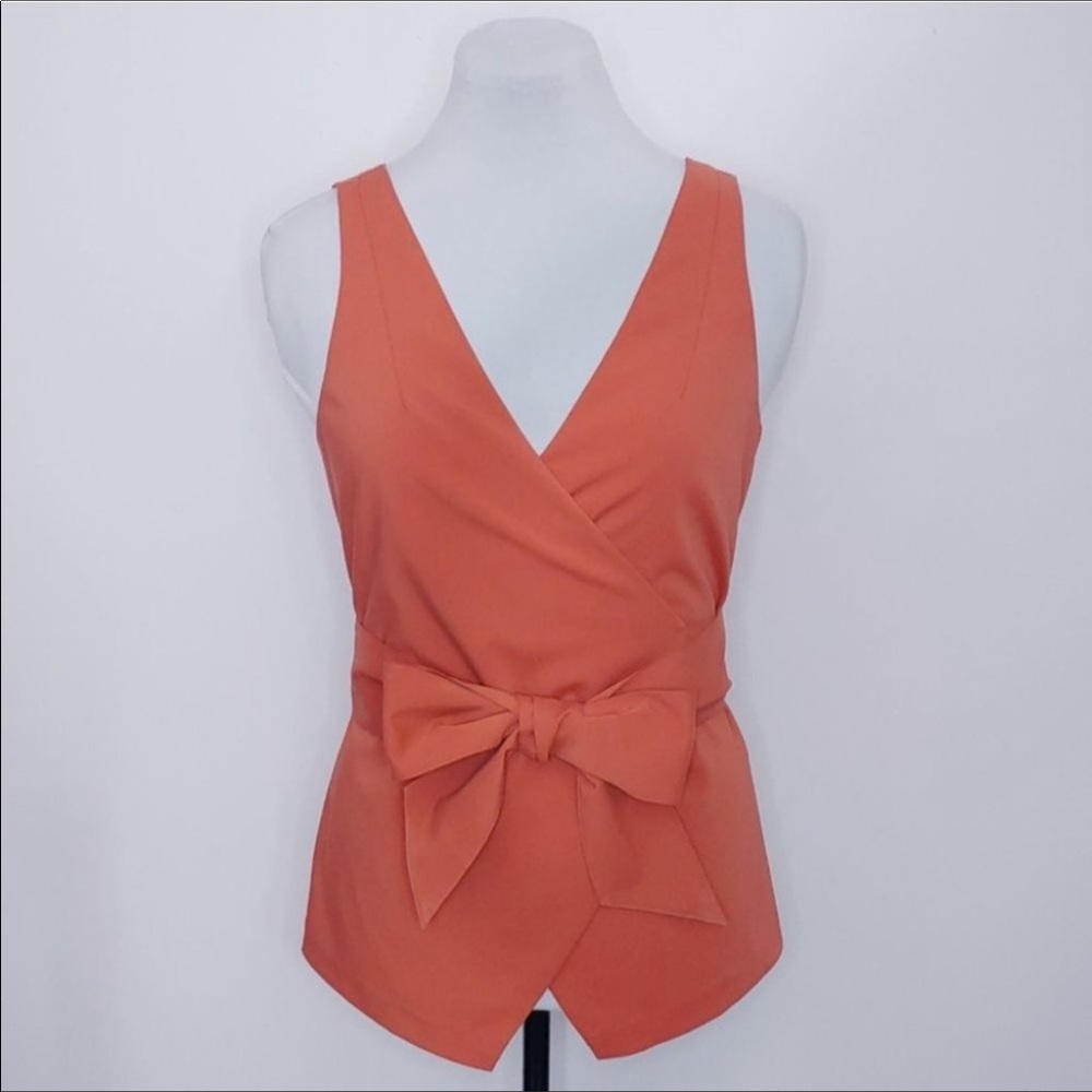 NWT CLUB MONACO Cross over tie top